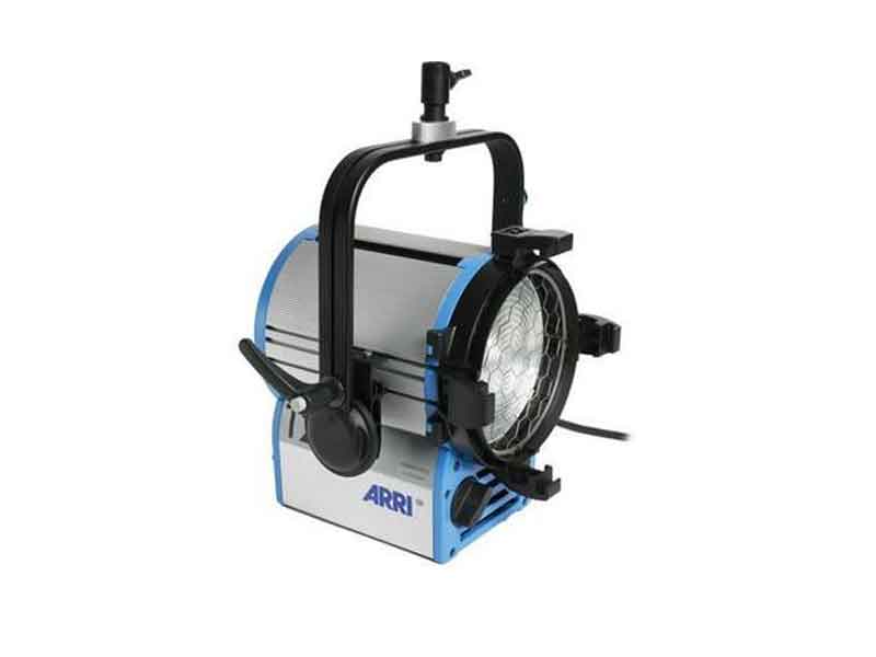 ARRI True Blue T2 (2KW) Manual Spotlight