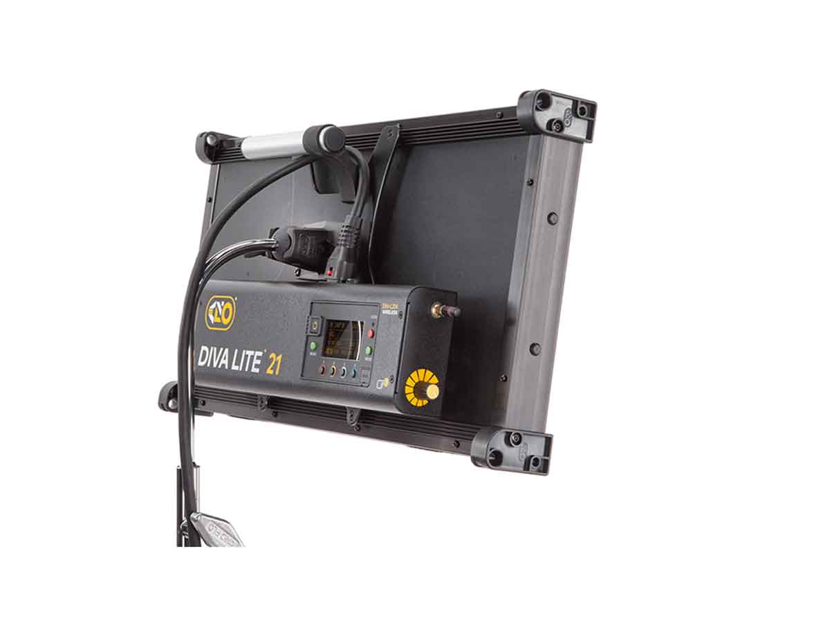 Kino Flo Diva-Lite 21 LED DMX Center Mount, Univ